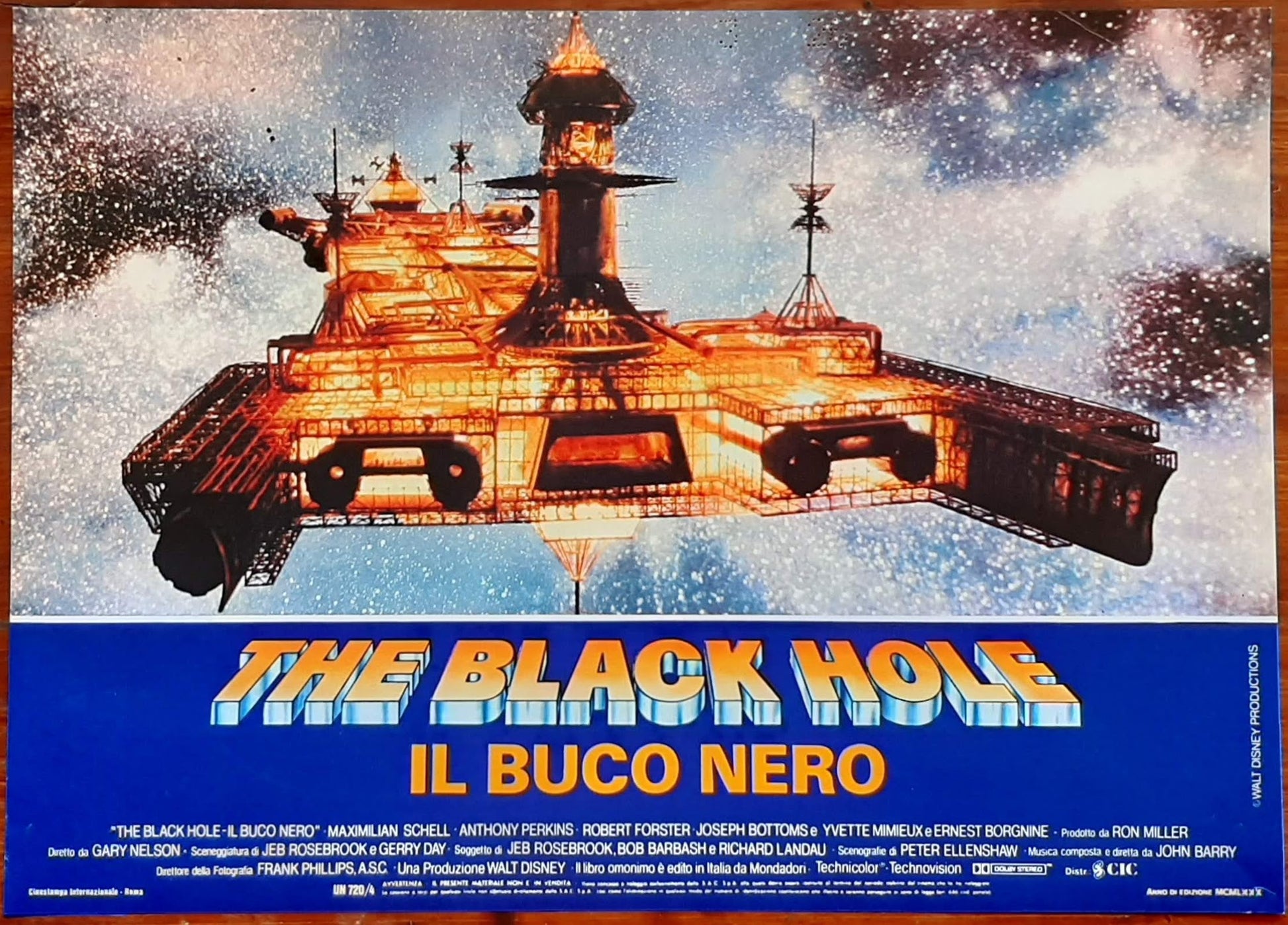 The Black Hole, Il buco nero (1979) Gary Nelson con Maximilian Schell, Anthony Perkins, Robert Forster e-collecta