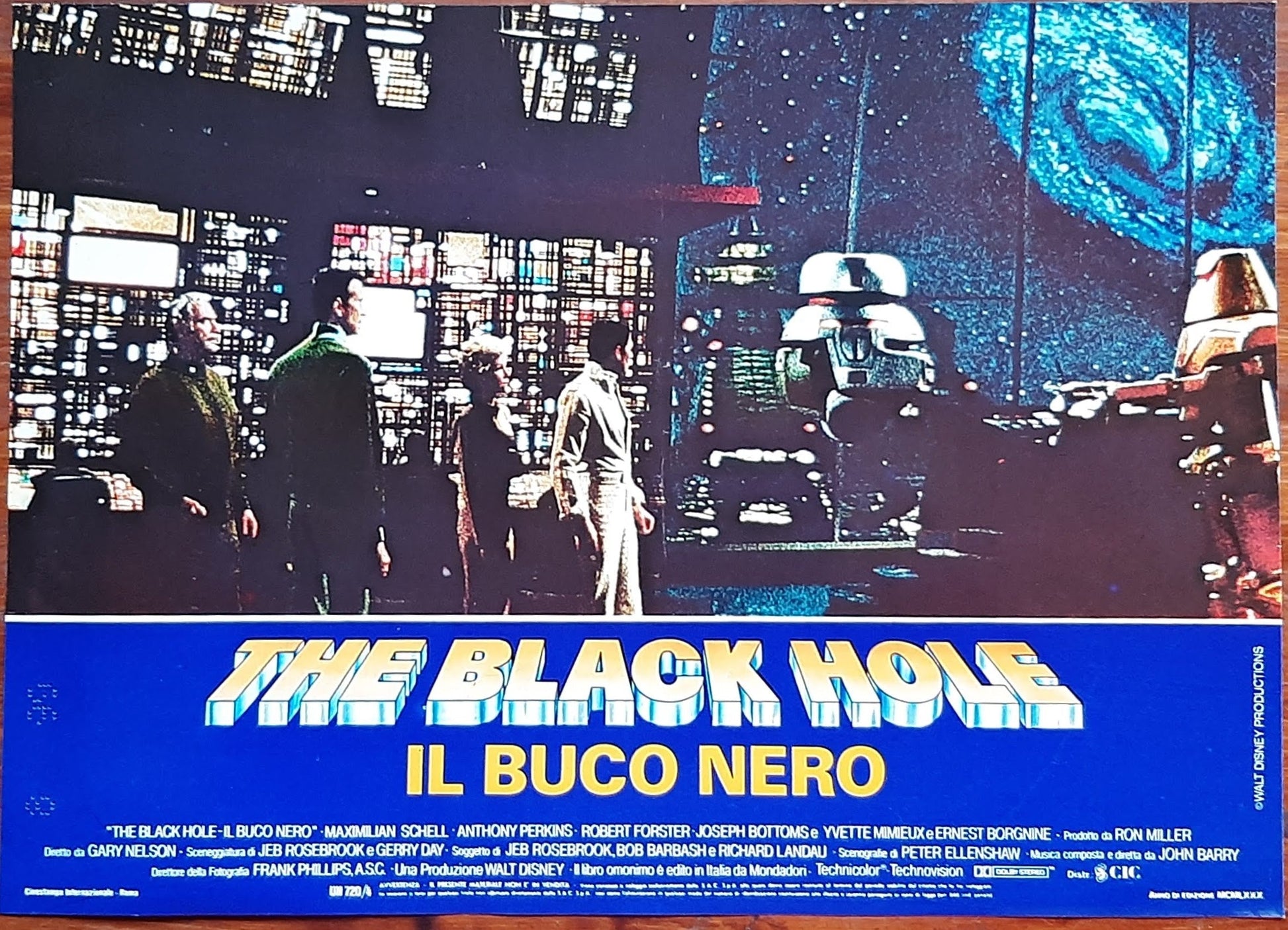 The Black Hole, Il buco nero (1979) Gary Nelson con Maximilian Schell, Anthony Perkins, Robert Forster e-collecta